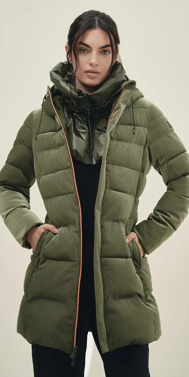 Modelka w kurtce SUNS Boards